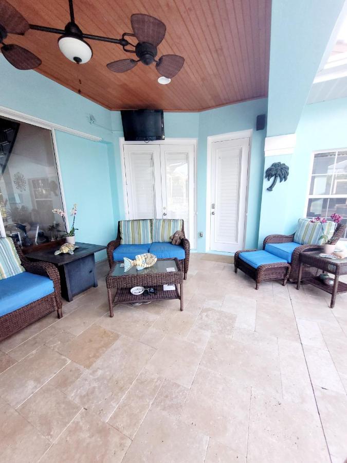 Cape Paradise B & B - Your Luxury Tropical Retreat ケープコーラル エクステリア 写真