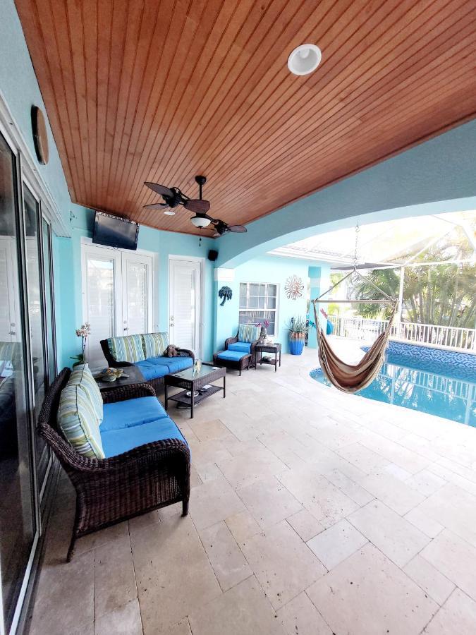 Cape Paradise B & B - Your Luxury Tropical Retreat ケープコーラル エクステリア 写真