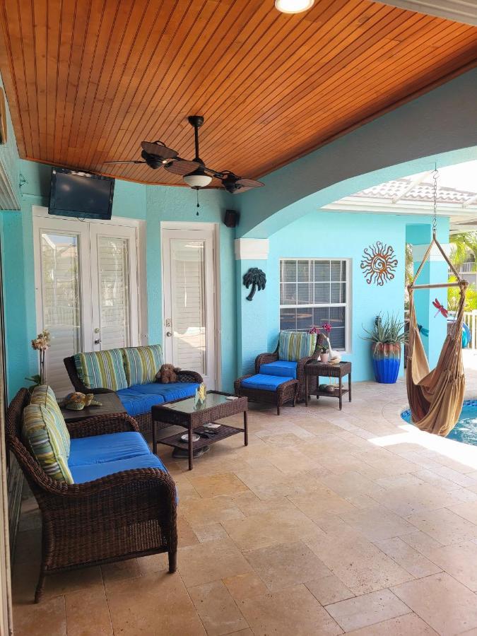 Cape Paradise B & B - Your Luxury Tropical Retreat ケープコーラル エクステリア 写真