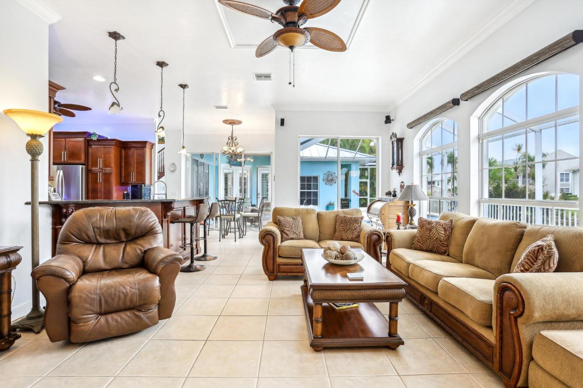 Cape Paradise B & B - Your Luxury Tropical Retreat ケープコーラル エクステリア 写真