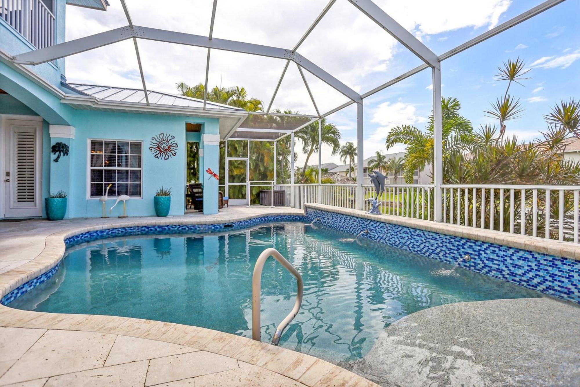 Cape Paradise B & B - Your Luxury Tropical Retreat ケープコーラル エクステリア 写真
