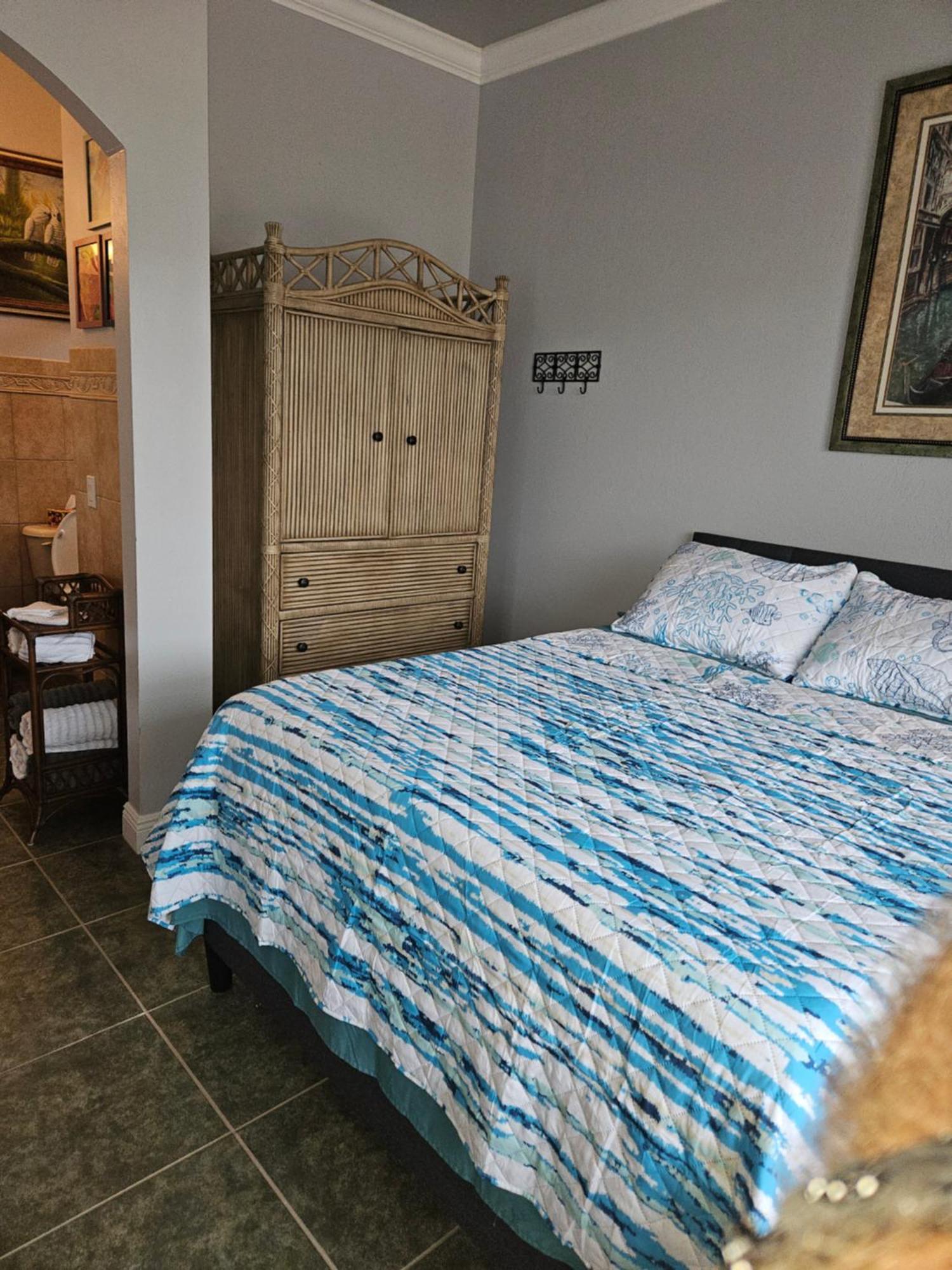 Cape Paradise B & B - Your Luxury Tropical Retreat ケープコーラル エクステリア 写真